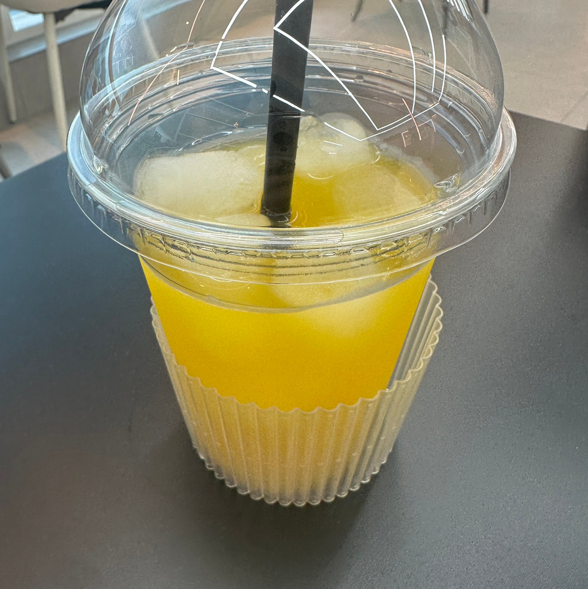 오렌지주스는 맛있다